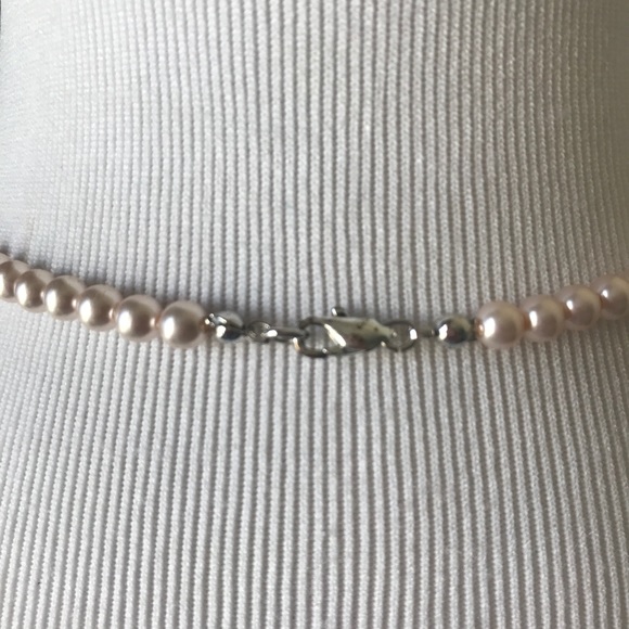 Monet delicate blush pearl necklace - Picture 4 of 6